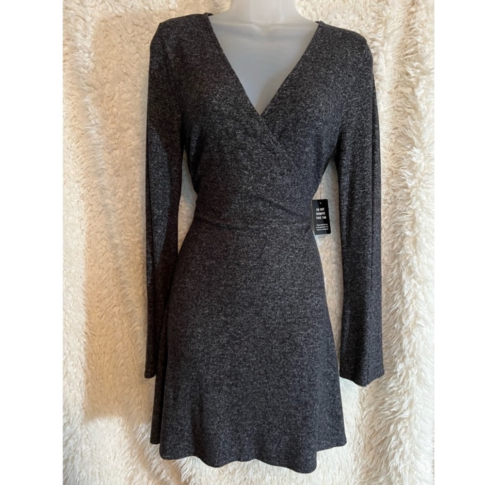 *NWT* Express Long sleeve black Jersey Dress Size Medium